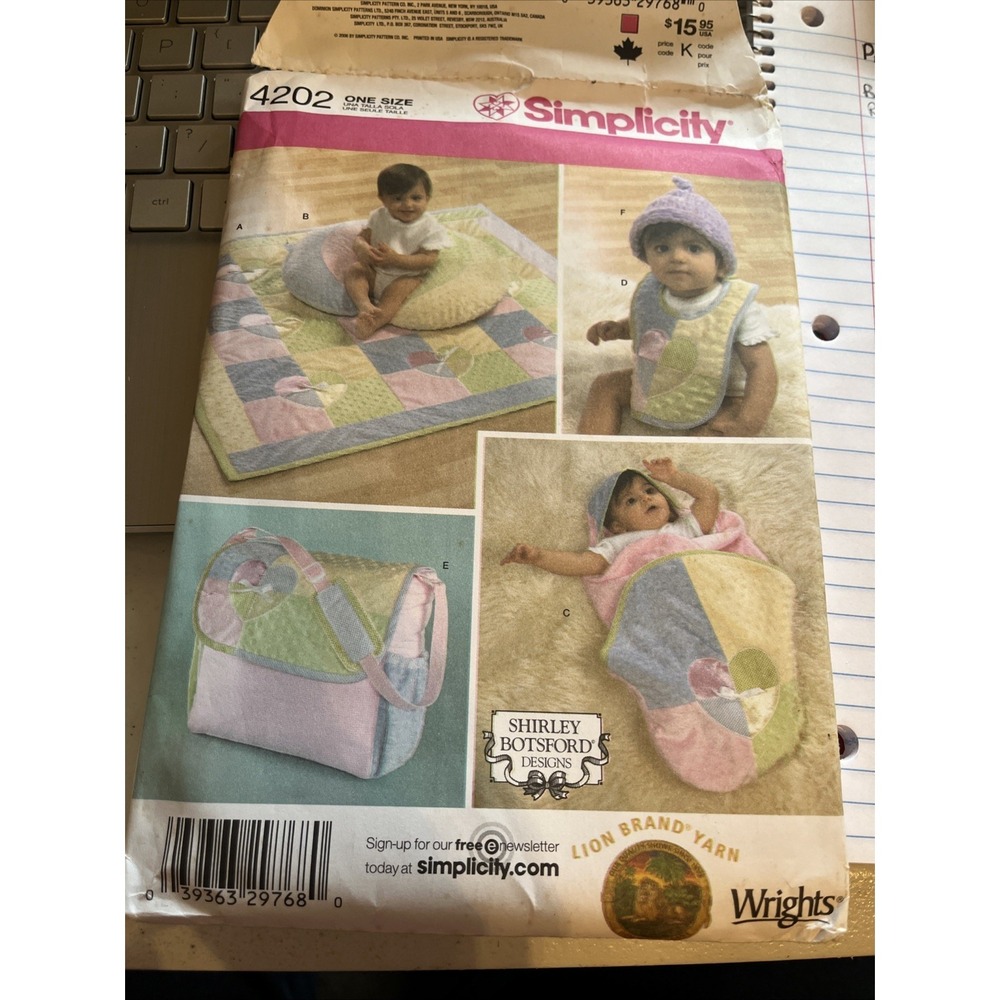 Simplicity Baby  Quilt, Pillow cover, Bib, Bag pattern #4202 UNCUT